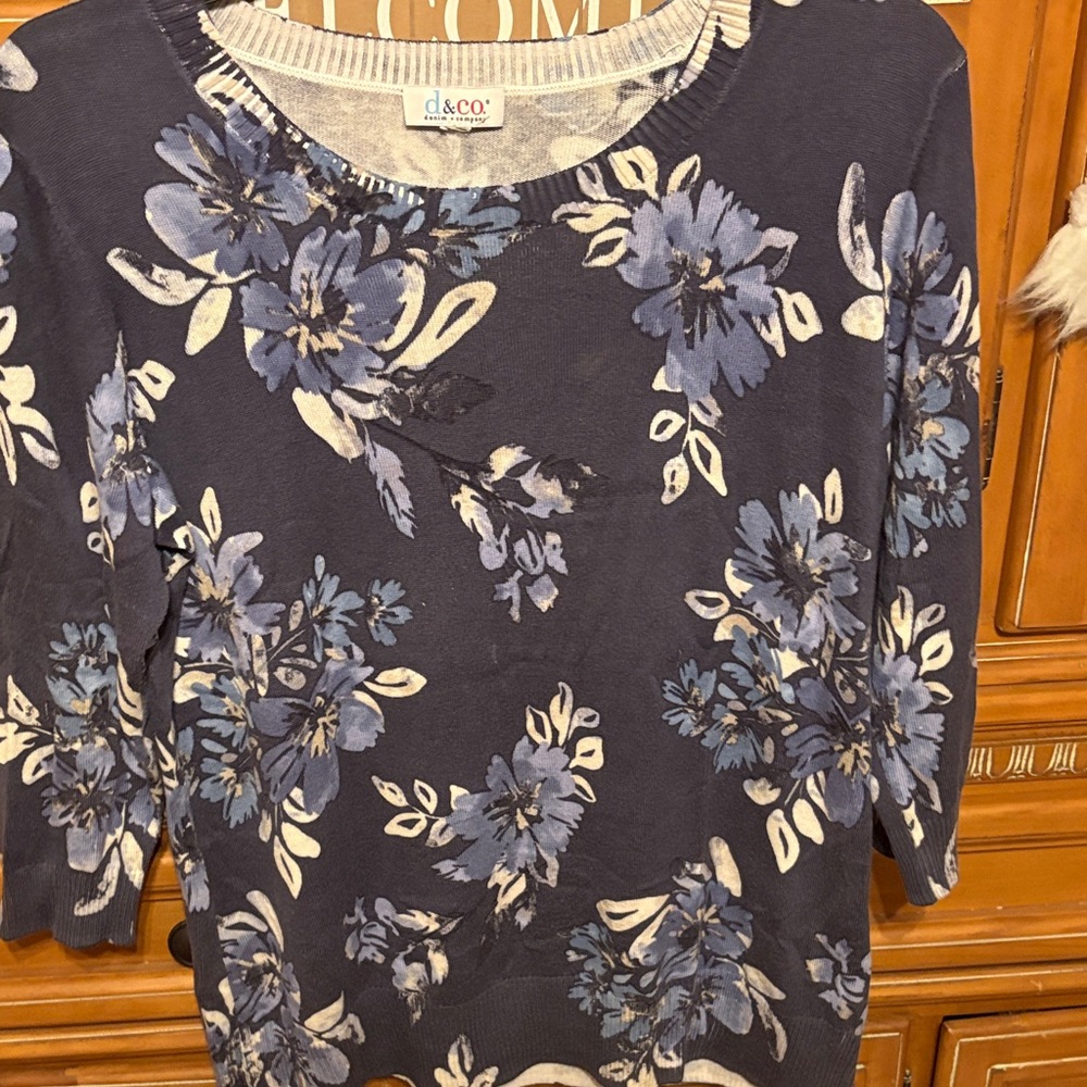 Women's Blue Floral Top